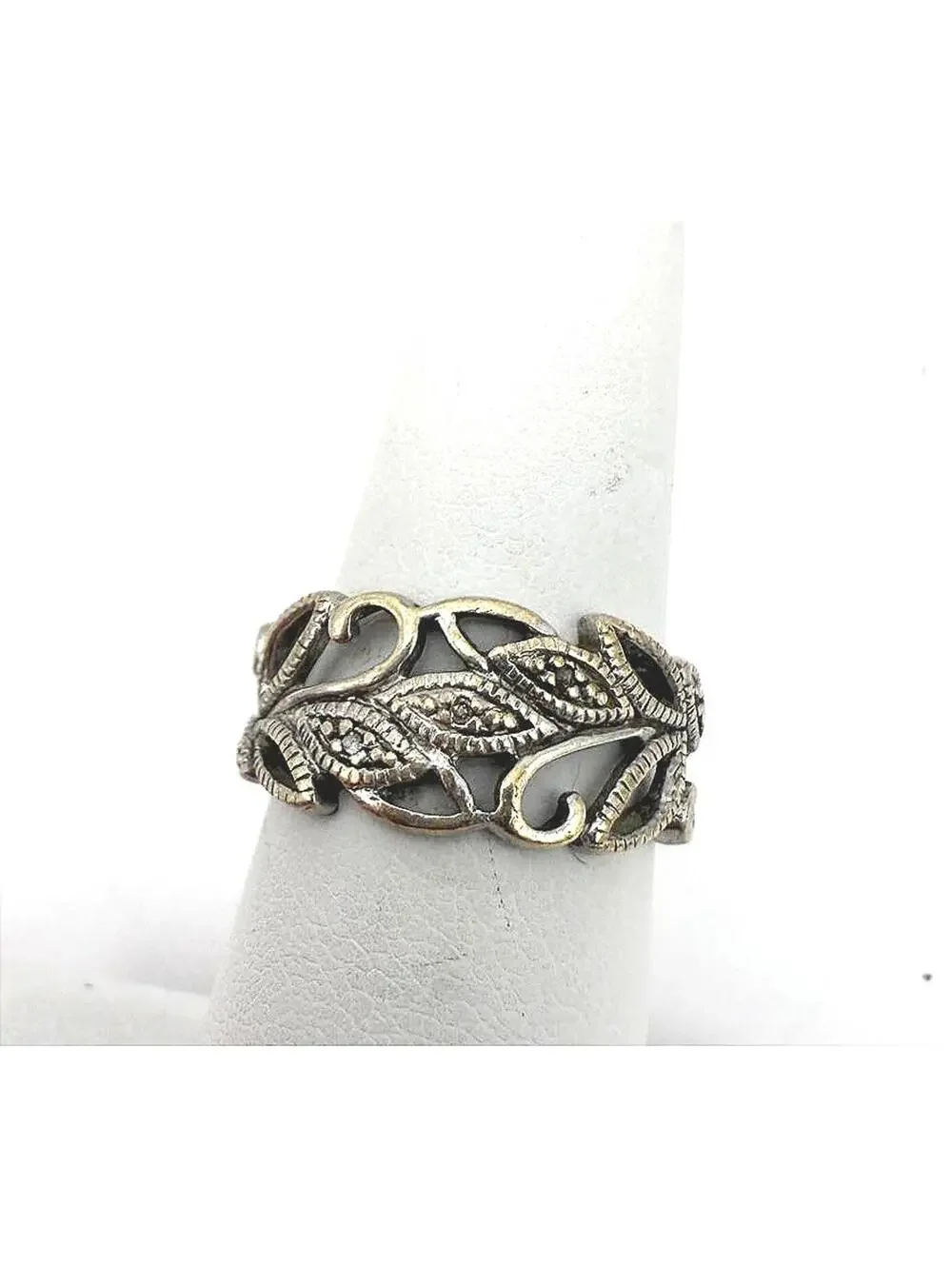 Vintage Style Leaf Pattern Silver Ring Size 5.5